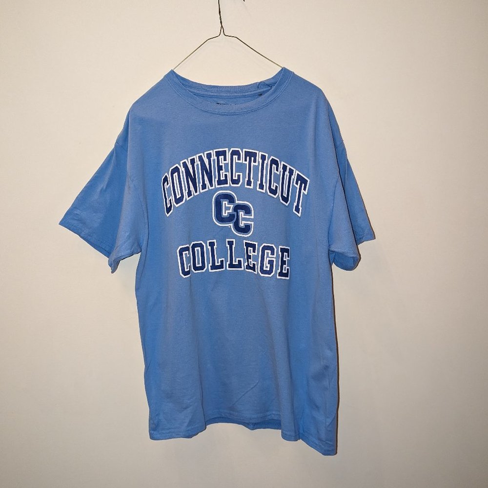 Connecticut College T shirt